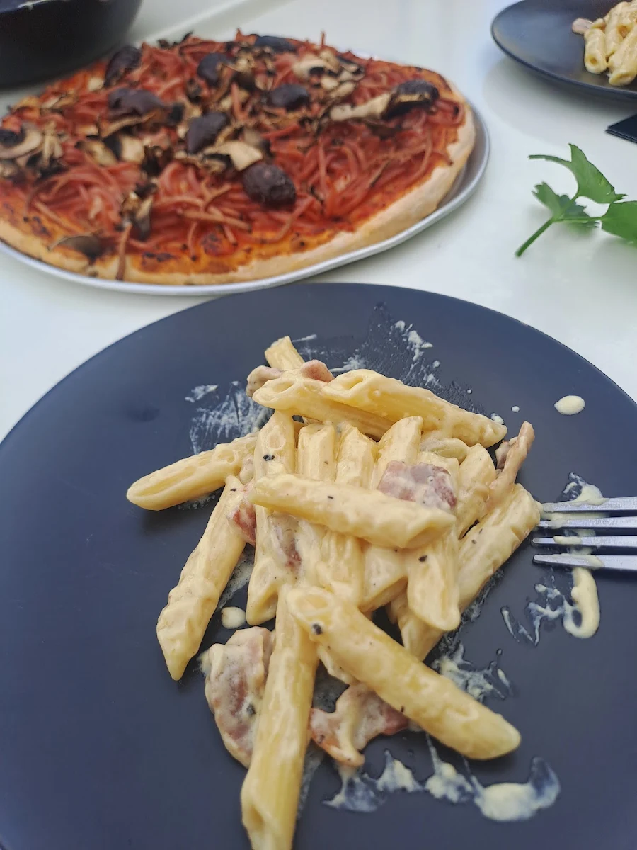 Highlights, Nonno's Pizzeria