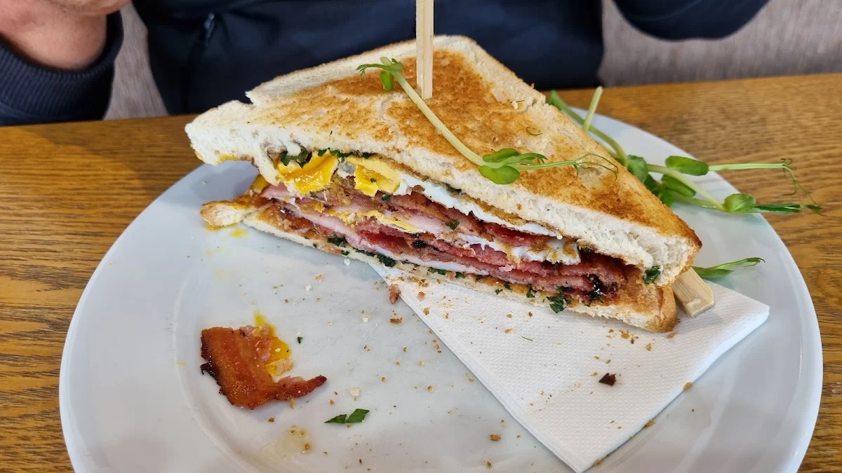 Bacon & Egg Sandwich