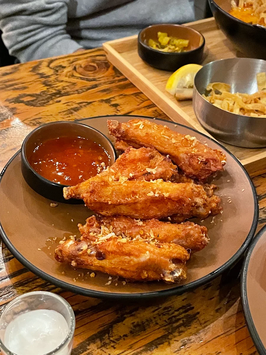 Chicken Wings, K H A O • S O I - カ オ • ソ ー イ