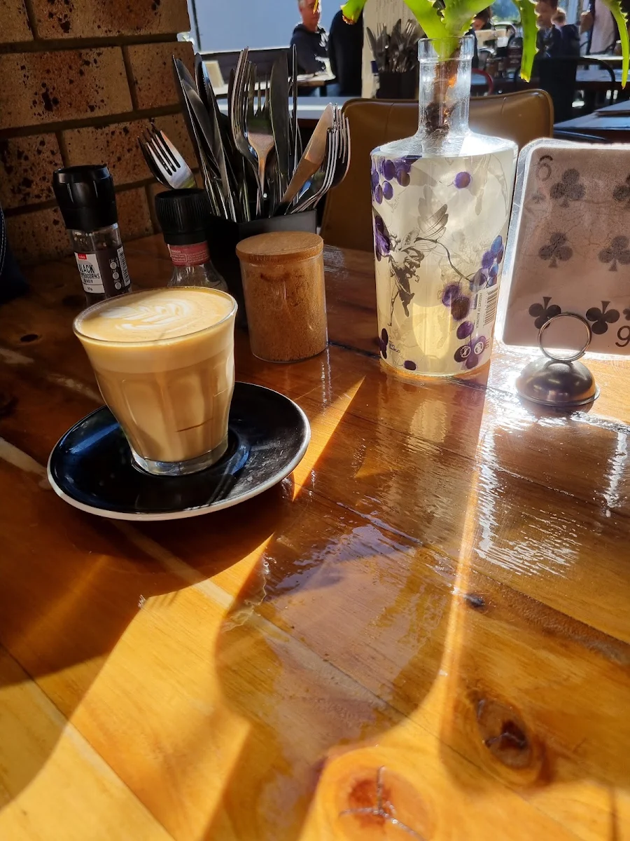 Latte, Alley Cat Coolum Beach