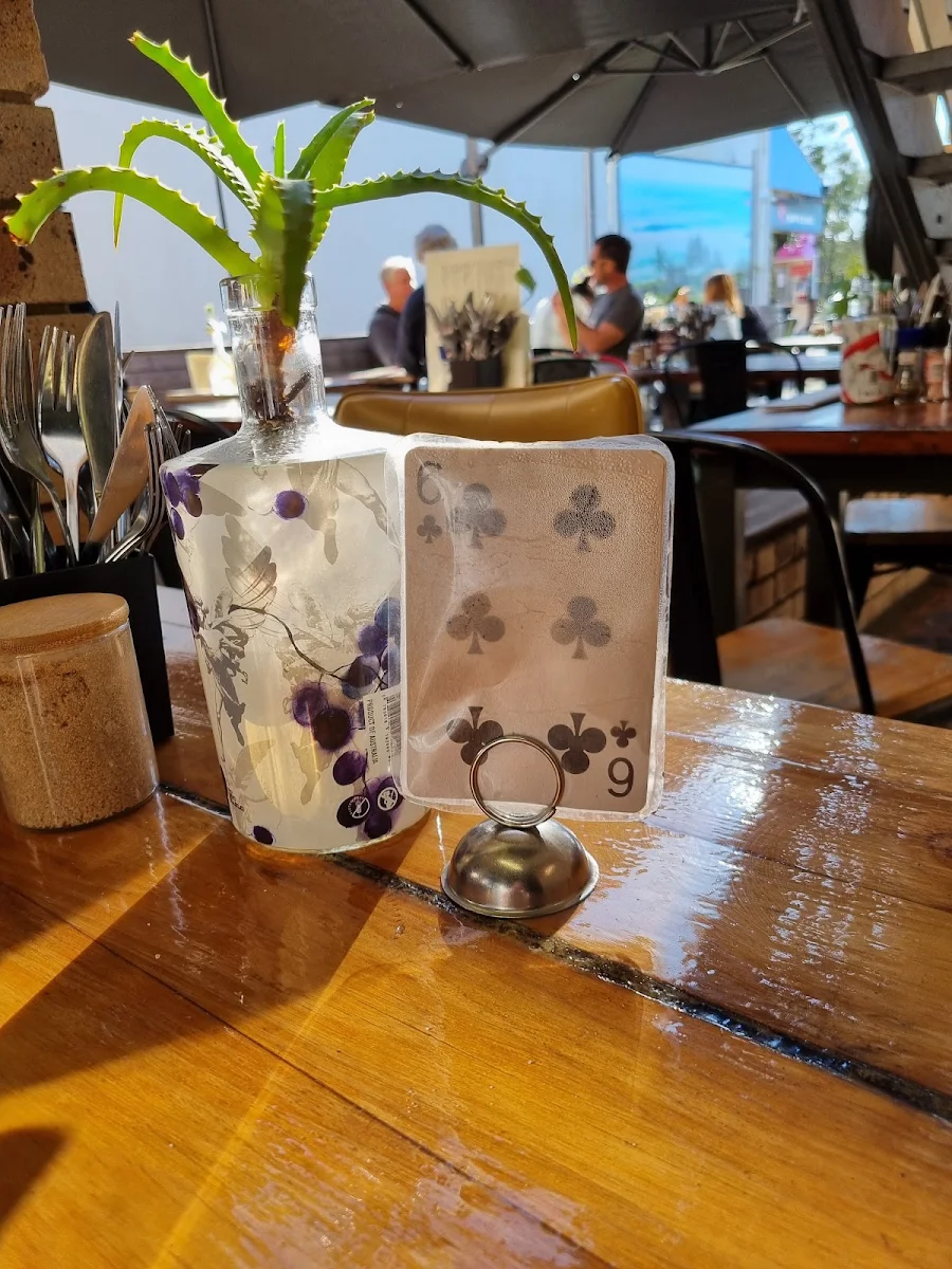 Table 6, Alley Cat Coolum Beach