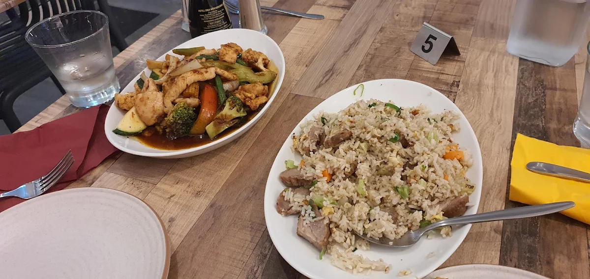 Highlights, Pedas Malaysia and Chinese Restaurant