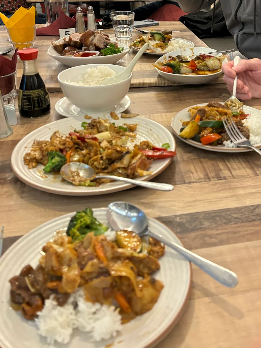Highlights, Pedas Malaysia and Chinese Restaurant