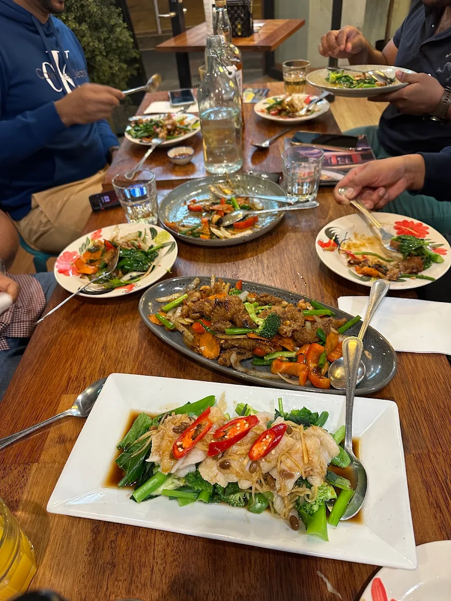 Highlights, Kings Corner Thai Five Dock
