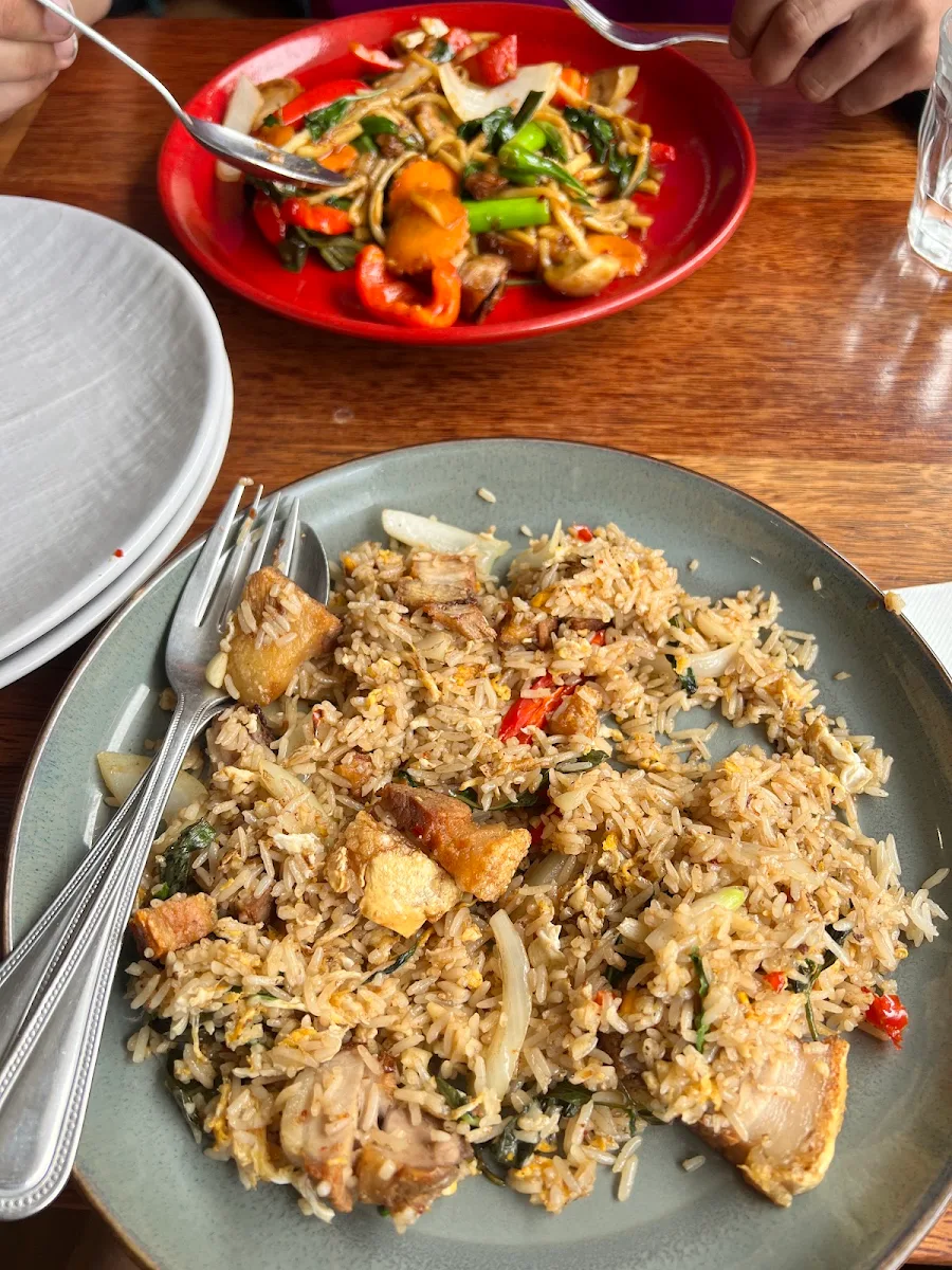 Highlights, Kings Corner Thai Five Dock