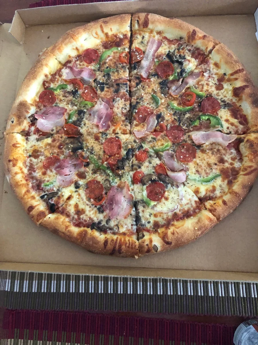 Deluxe Pizza