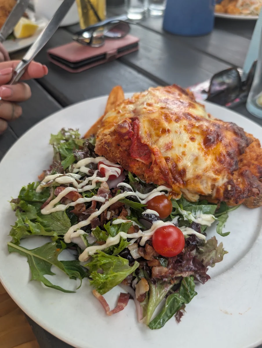 Chicken Kiev a Garden Salad Tchips