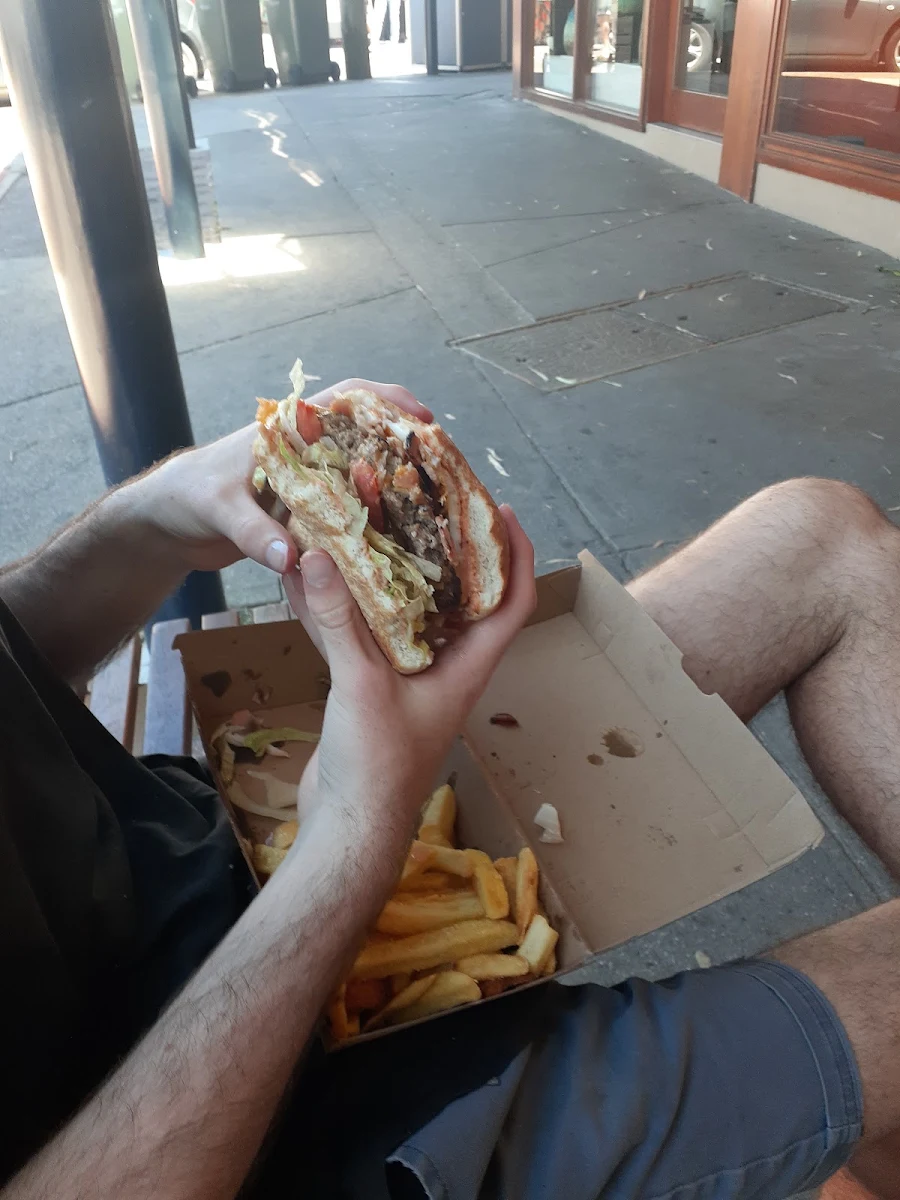 Aussie Burger, Beloporto Burger Bar @ Byron Bay