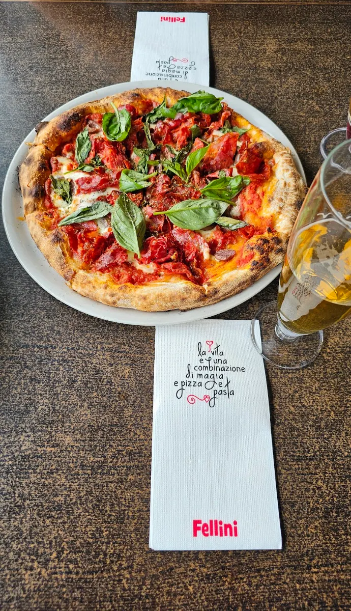 Capricossa, Café Fellini
