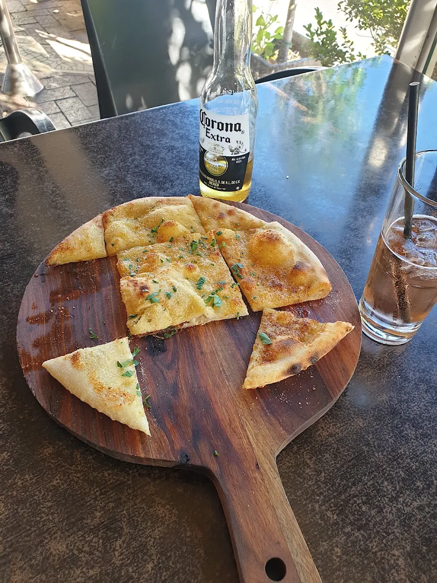 Garlic Bread, Café Fellini