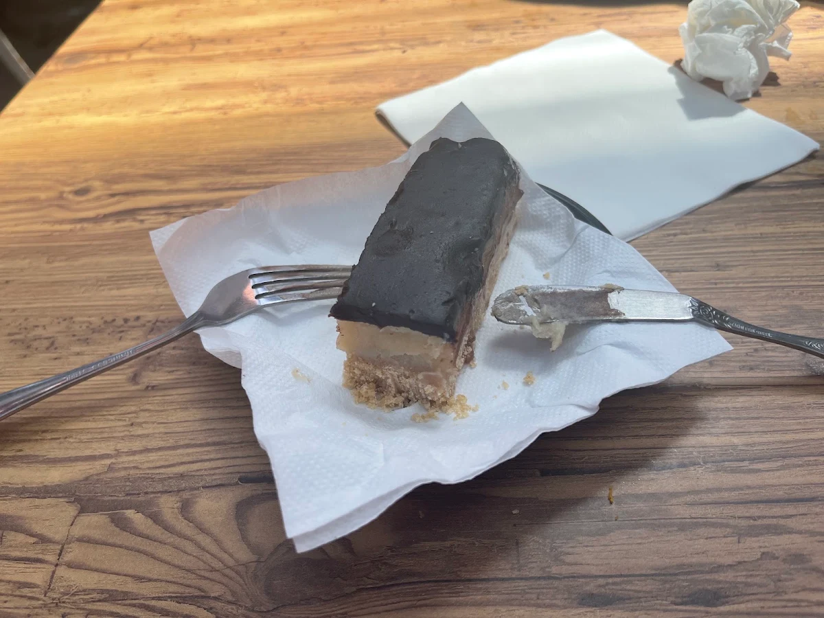 Mint Slice, Lokal Cafe 3030
