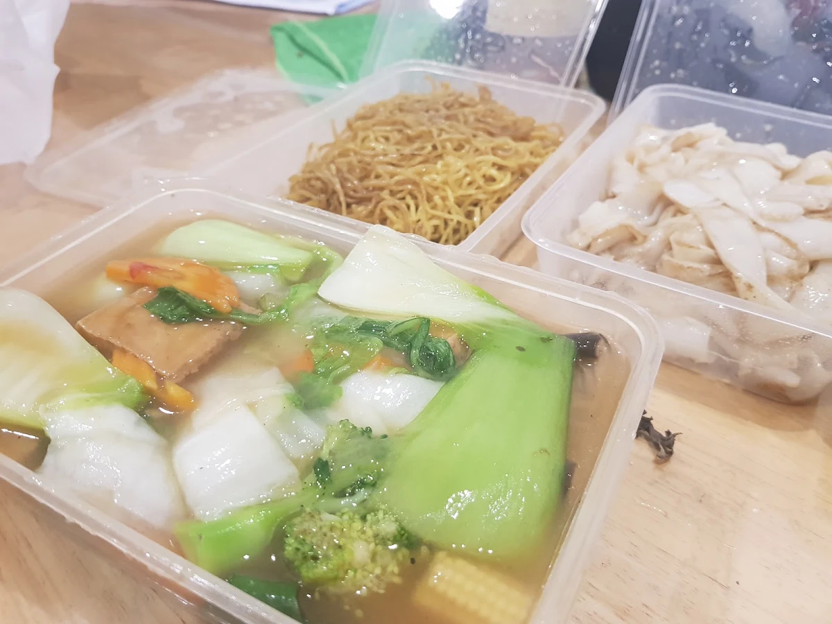 Vegetarian Flat Rice Noodles