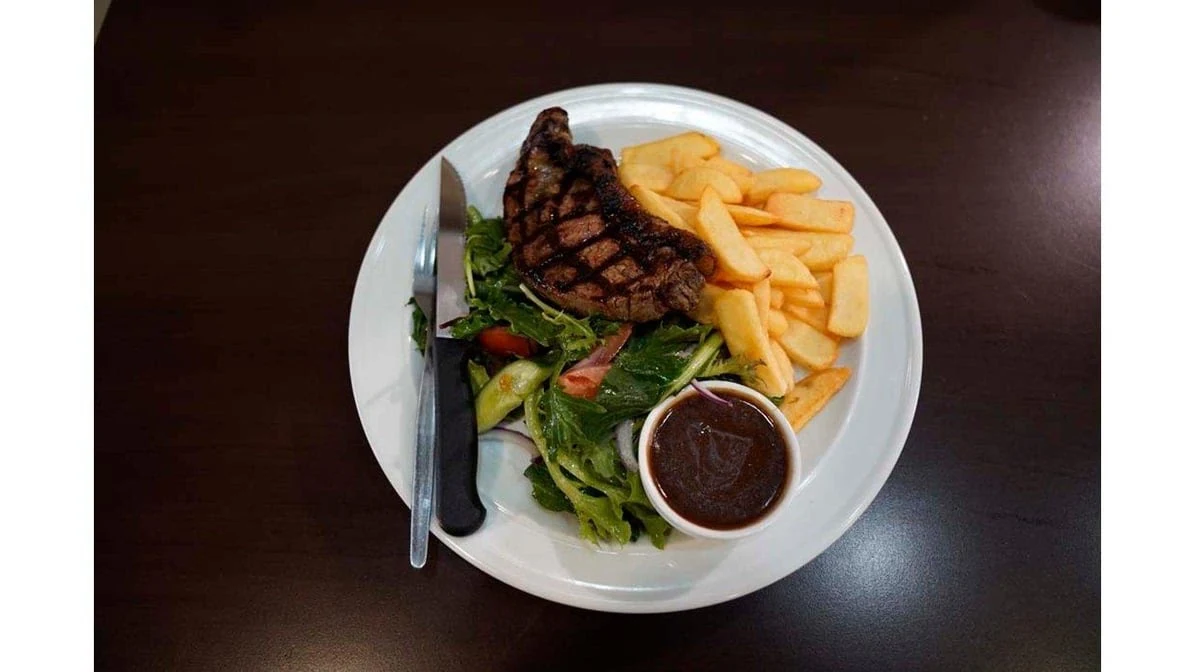 Highlights, Minto Mirage Bistro