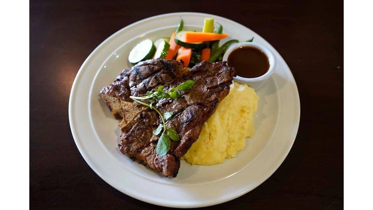 Highlights, Minto Mirage Bistro