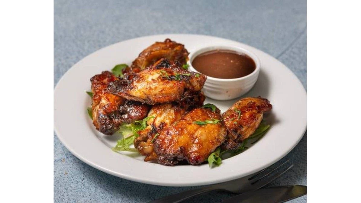 Highlights, Minto Mirage Bistro
