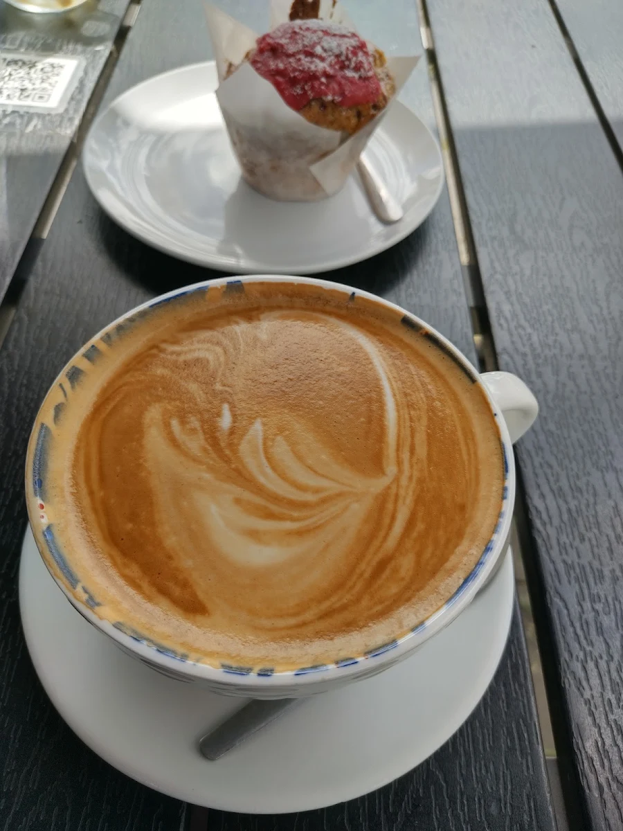 Flat White, Cafe Gia