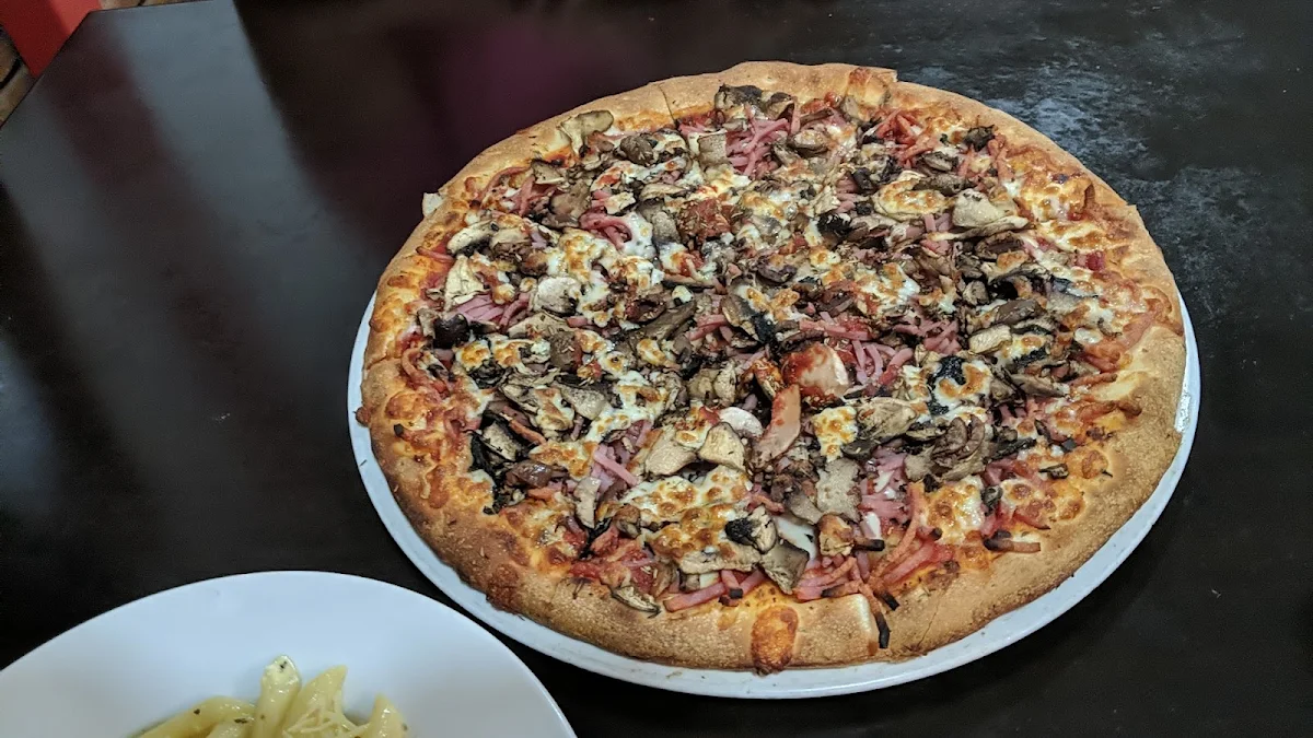 Meat Lovers, Mamas and papas pizza