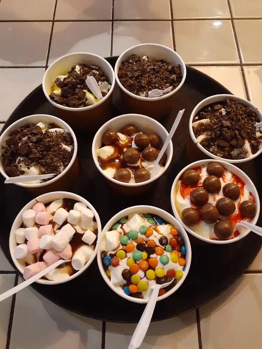 Ice Cream Sundae with Toppings