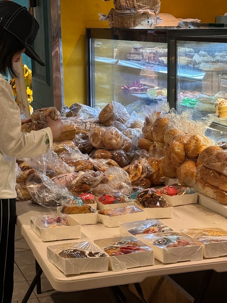Bread Table, Vina Bakehouse Chatswood