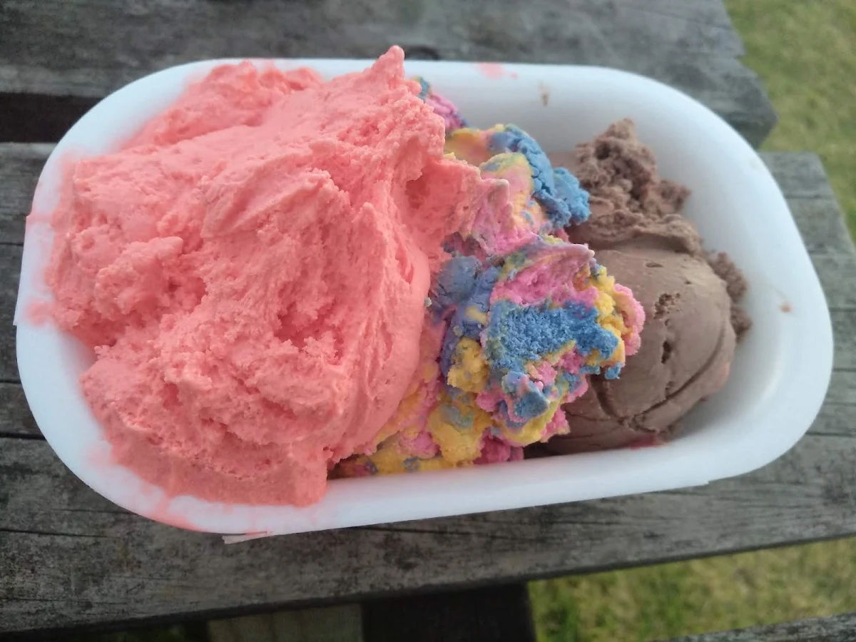 Highlights, Tooradin Icecream Shop