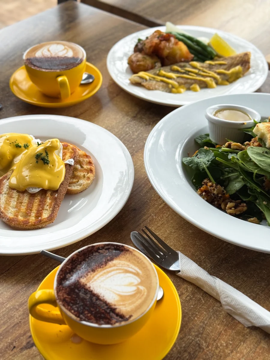 Highlights, Savannah Cafe