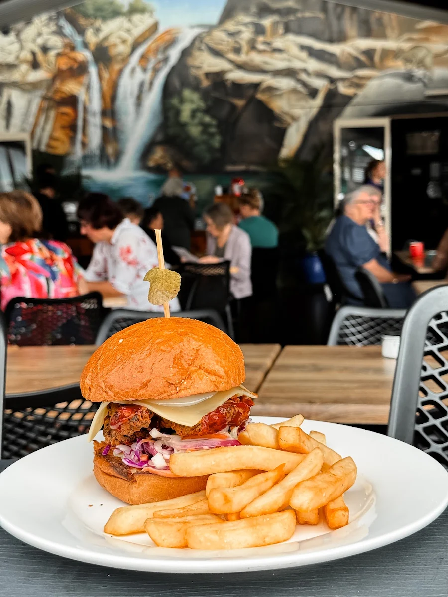 Highlights, Savannah Cafe