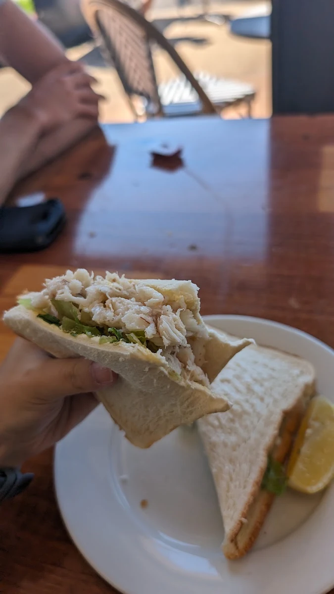 Highlights, Cardwell Seaview Deli Cafe