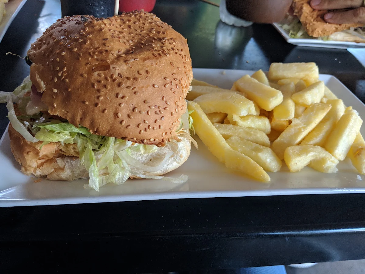 Highlights, Lewo's Cafe