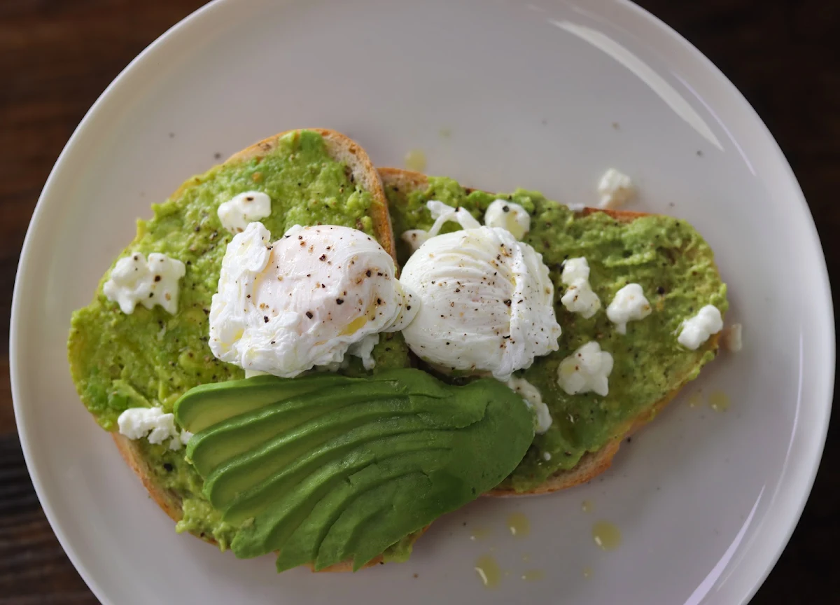 Smashed Avo with Poached Eggs