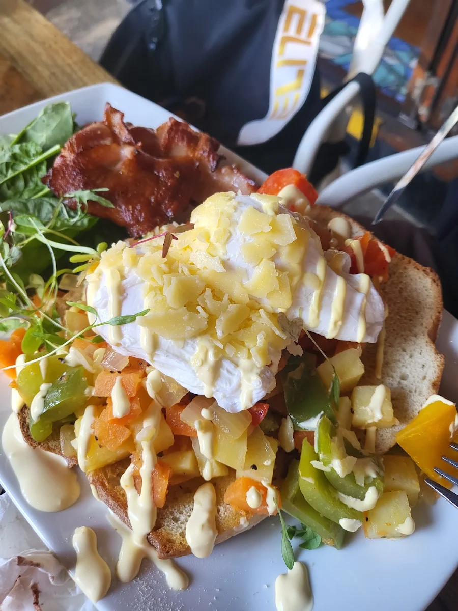 Highlights, Fatboy's Cafe