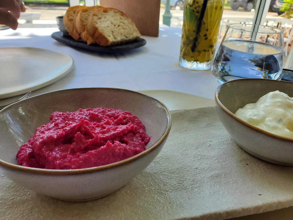Dips, Taverna