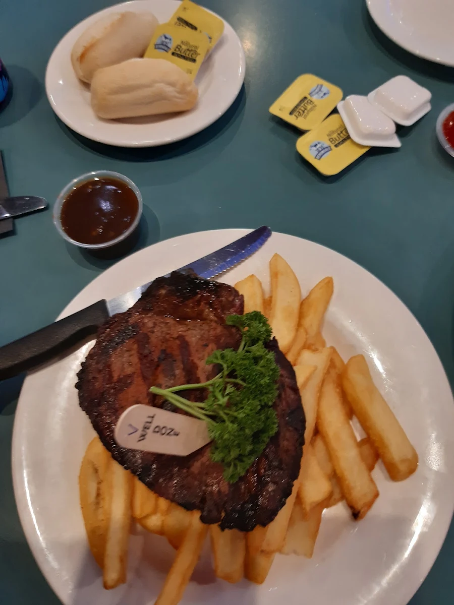 12 Lunch Rump with Chips & Pepper Sauce Steak Is Well Done