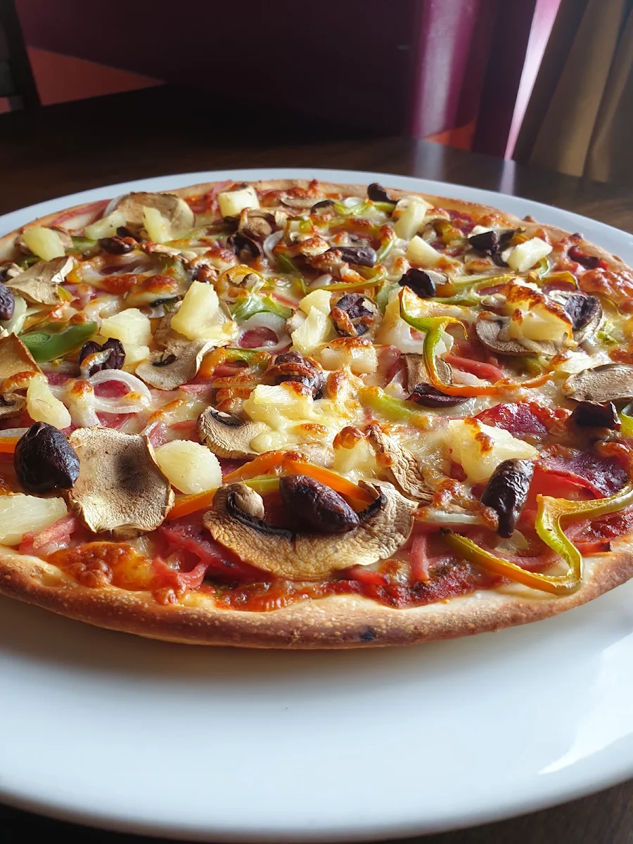 Highlights, Bellinis Pizza Bar
