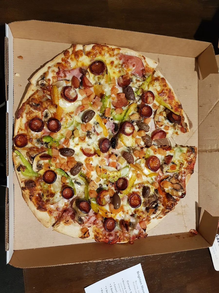 Medium Pizza, Urban Pizza Bar