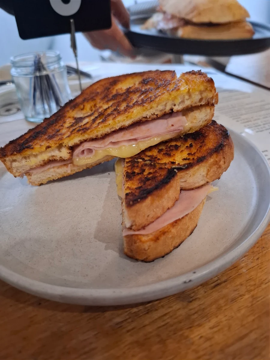 Highlights, Early birds cafe hastings