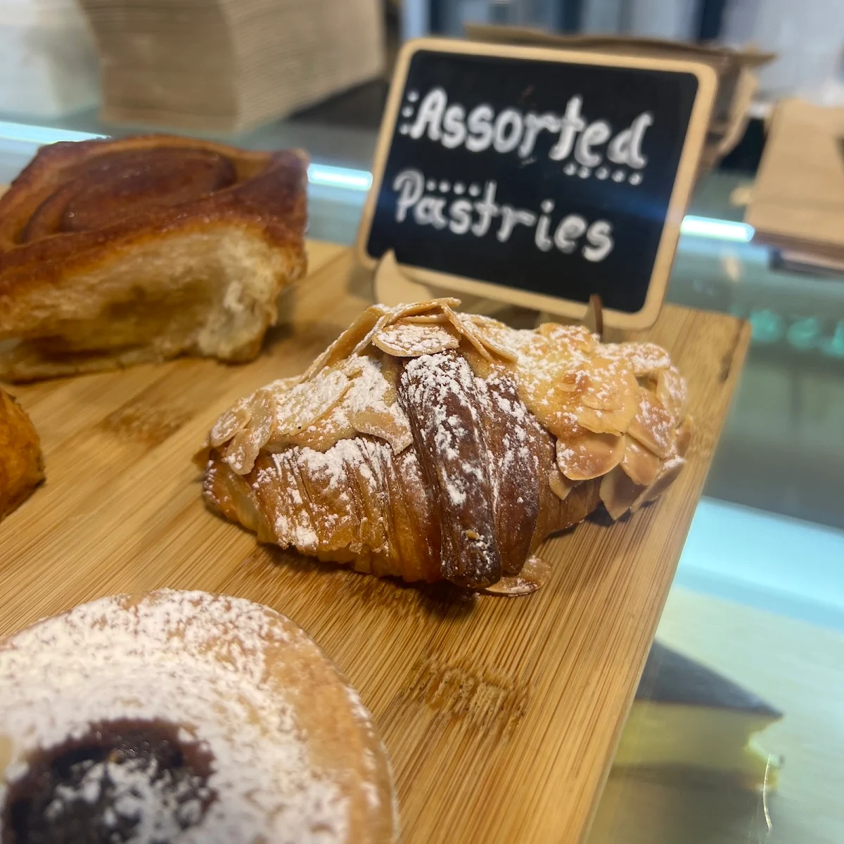 Highlights, Art & Go Gelato Cafe