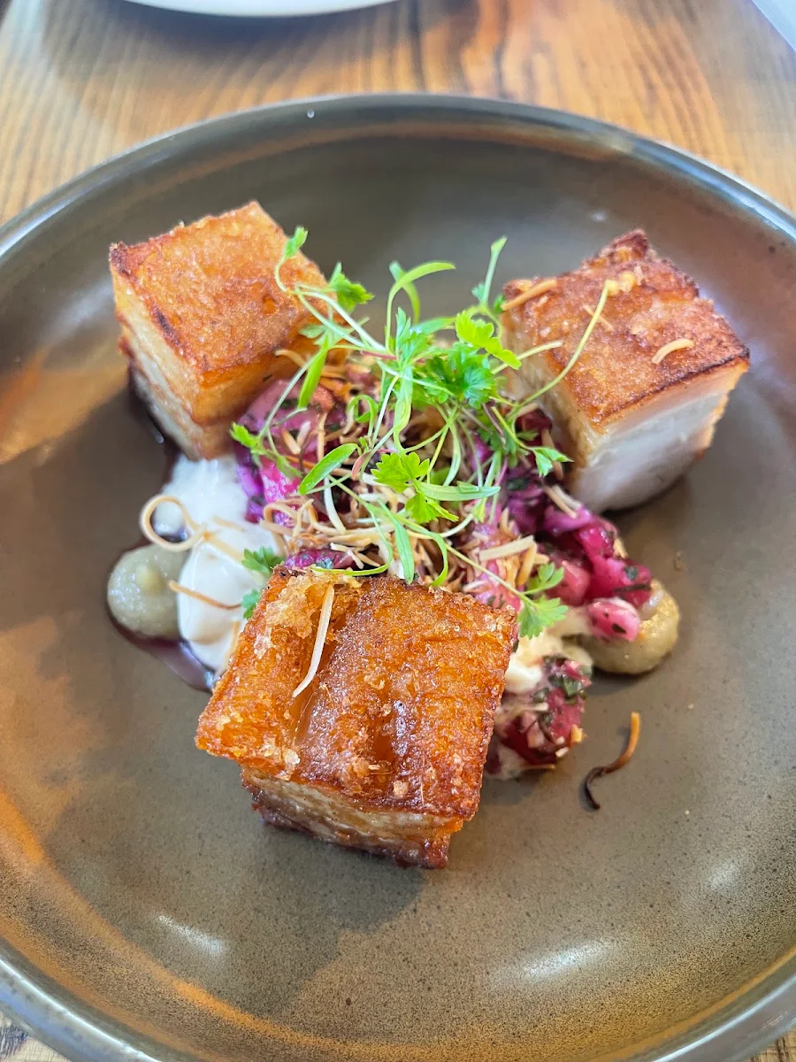 Pork Belly, Saddles Mount White