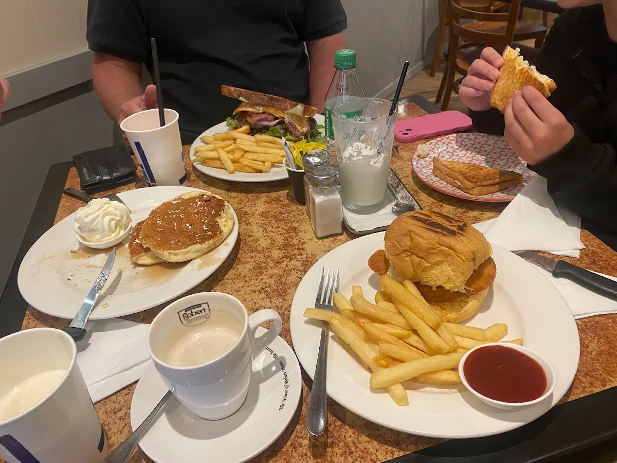 Highlights, Capri Cafe
