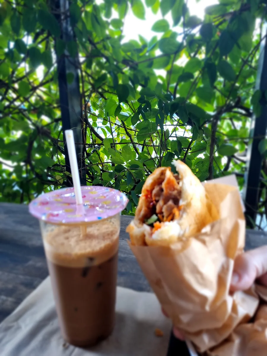 Highlights, Banh Mi Thit Salisbury