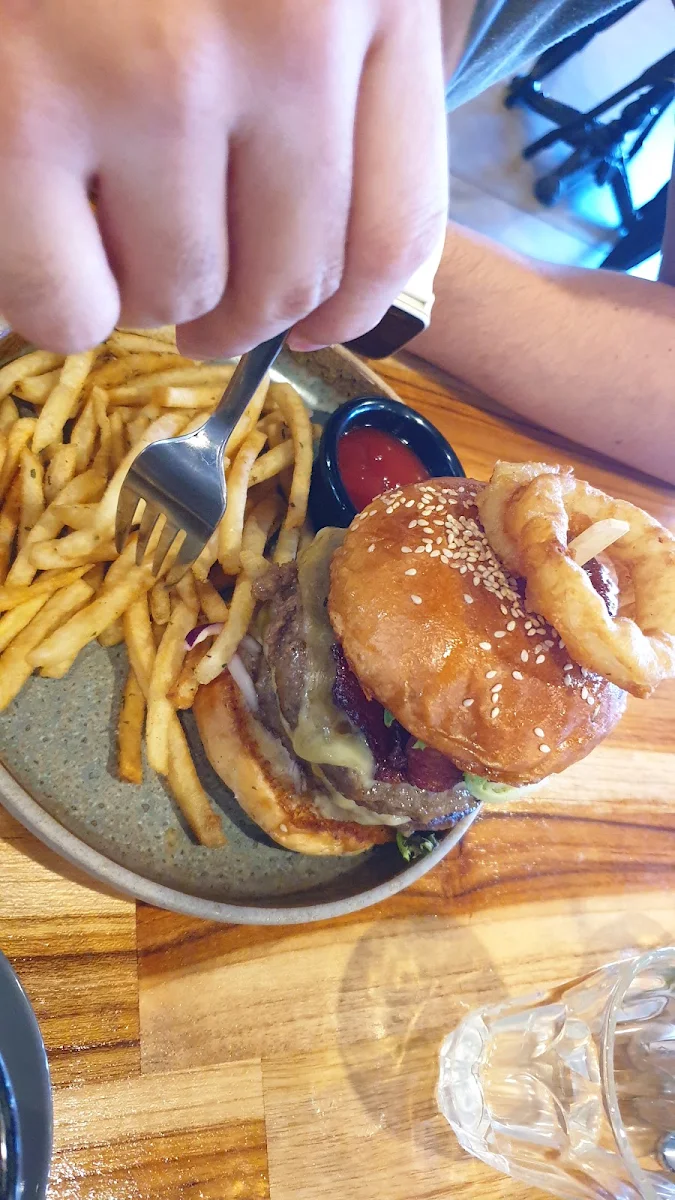 Cheeseburger, Fresh Point Cafe. Nightcliff