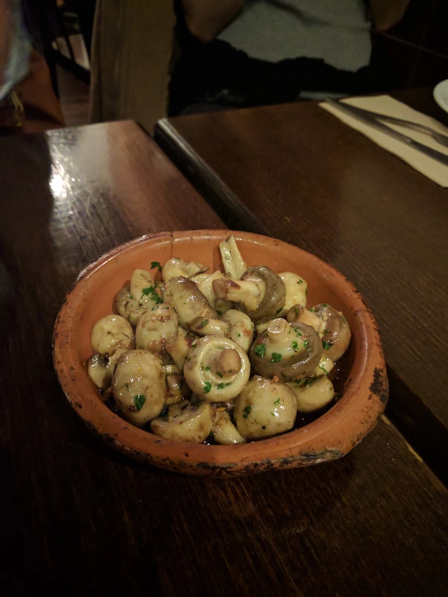 Champiñones Al Ajillo