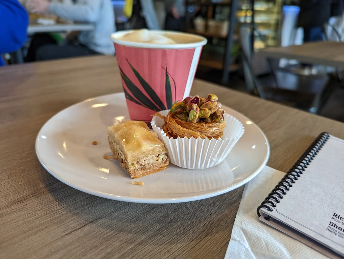 Baklava King Crown Pistachio