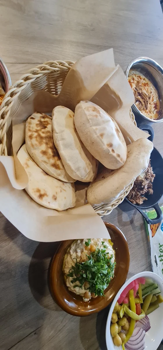 Hummus And Lahme