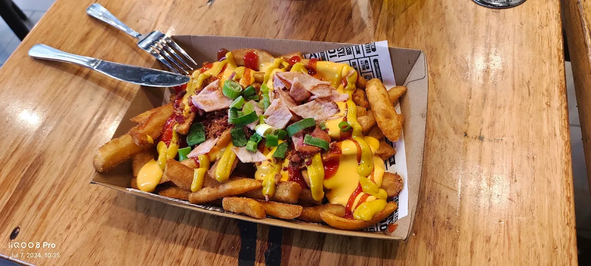 Loaded Schnitzel & Chips, Schnitz Liverpool