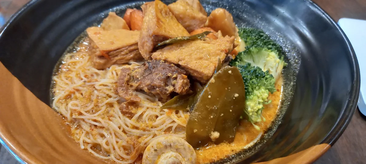 Curry Rice Noodle Soup