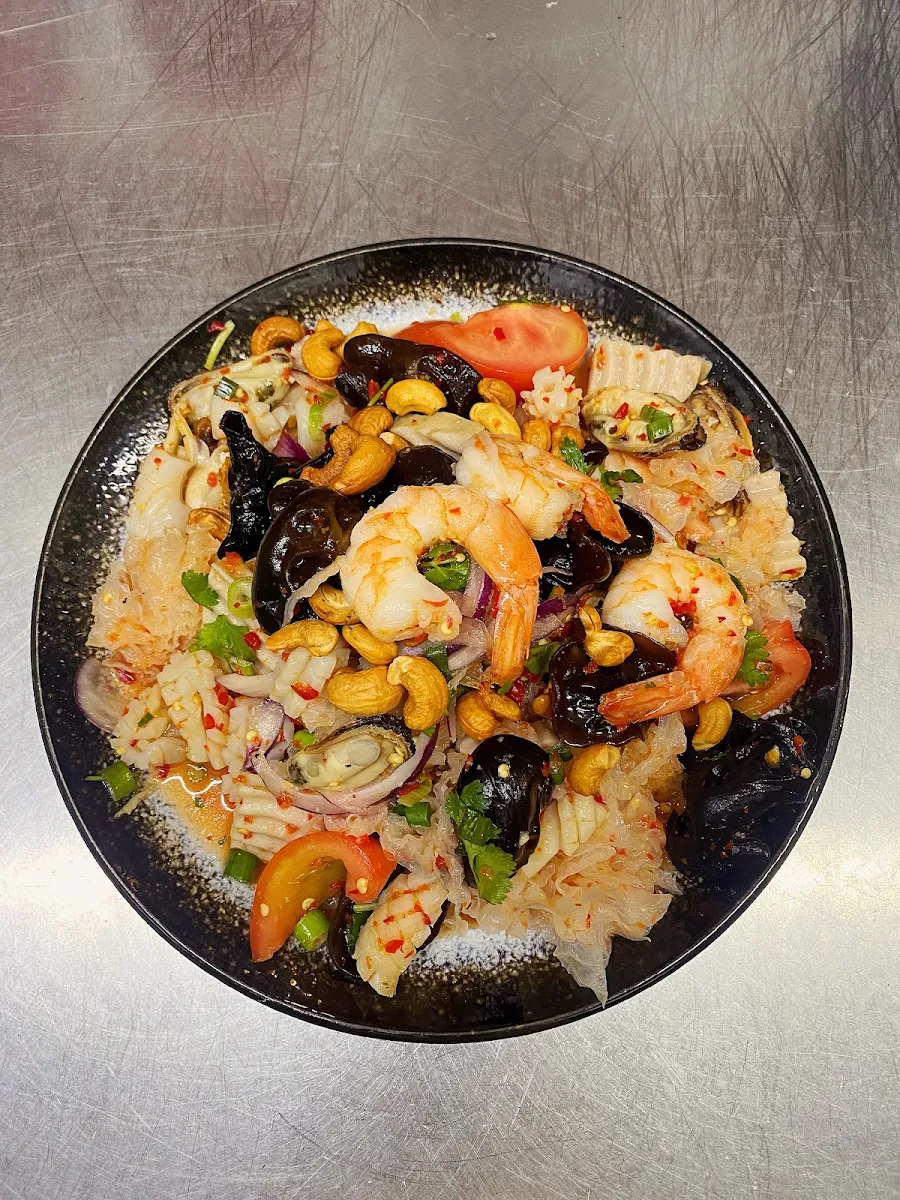 Highlights, Khao Gaeng Thai Restaurant