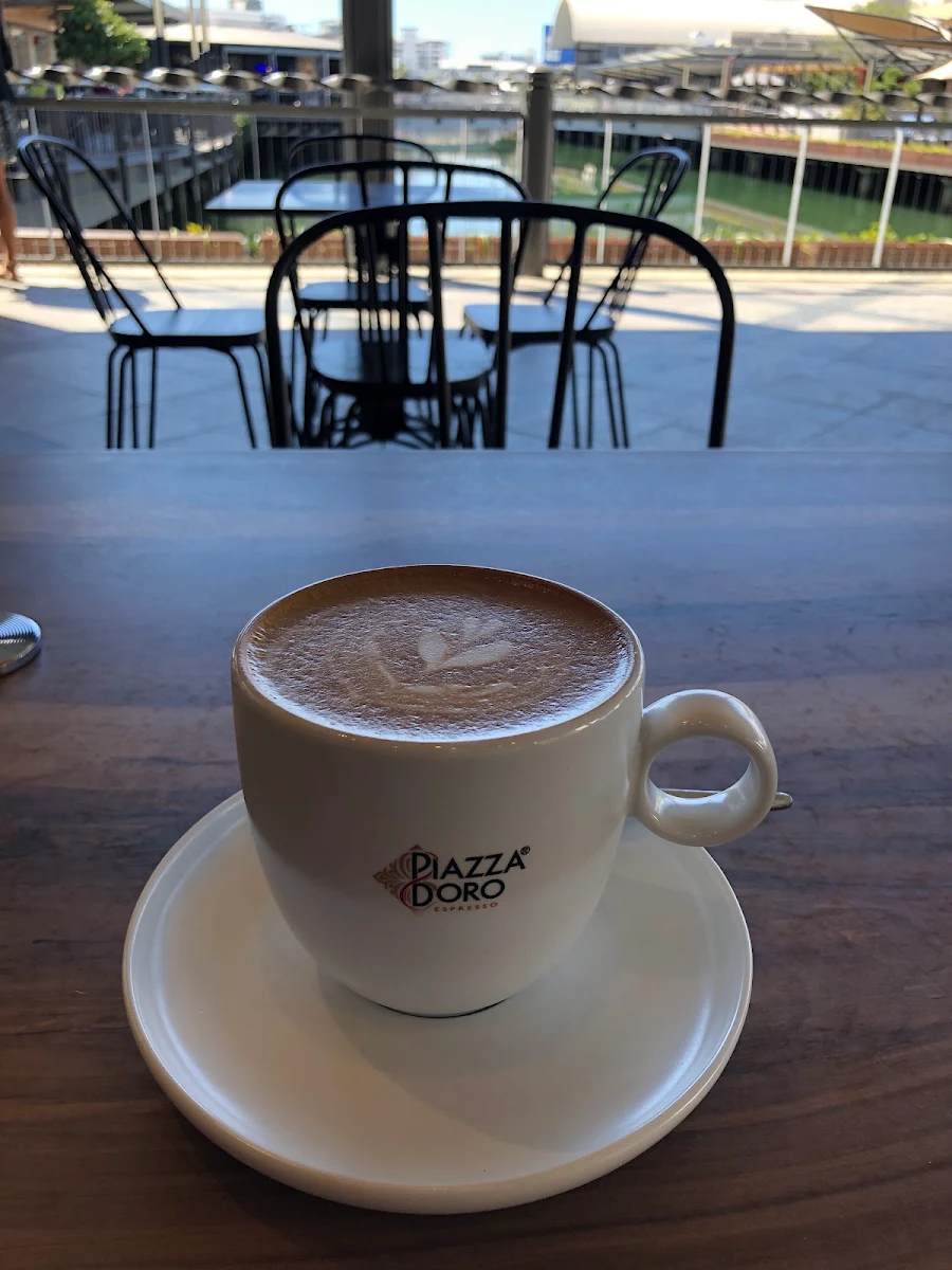 Flat White, Sunshine plaza