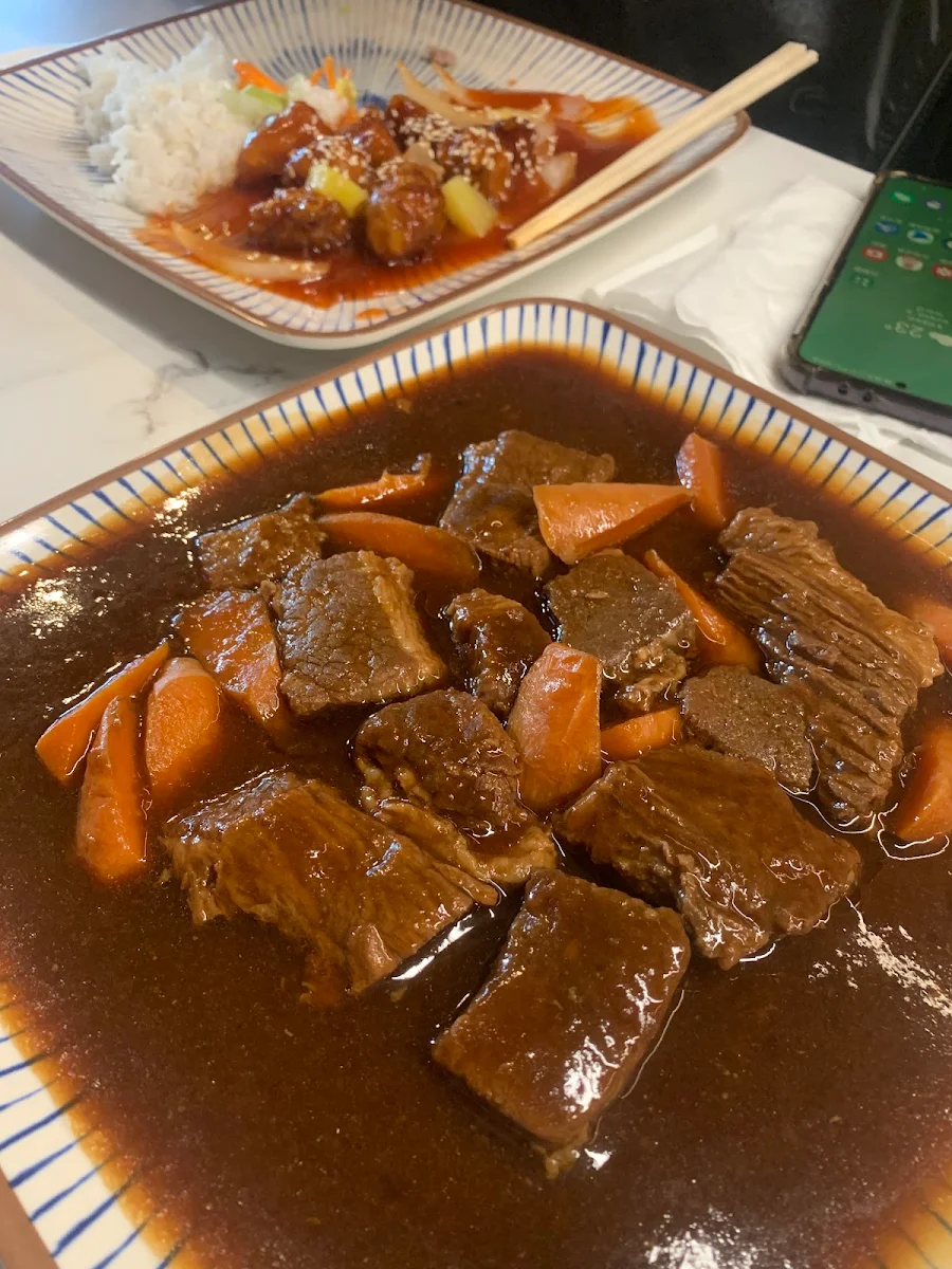 Braised Beef Brisket & Beef Tendons