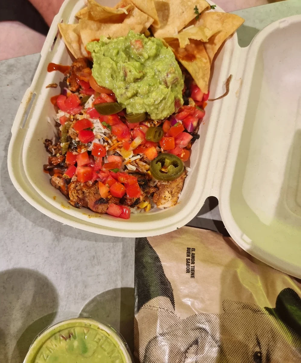 Spicy Veggie Bowl with Spicy Chicken