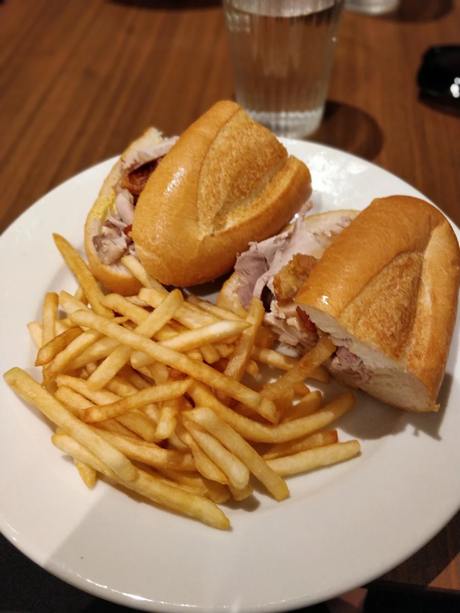 Highlights, Cafe Ella